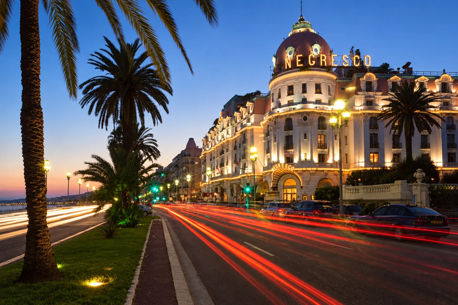 Nice — promenade des Anglais et plage